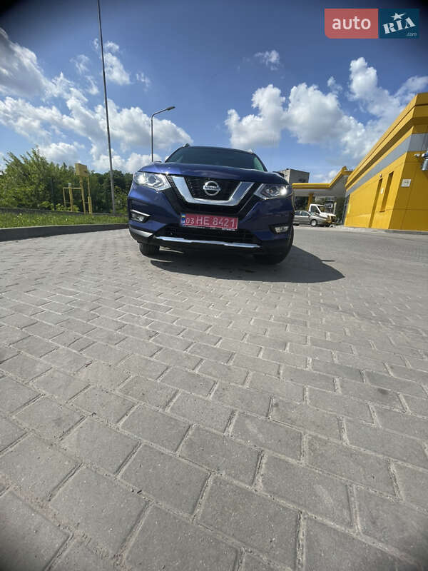 Позашляховик / Кросовер Nissan Rogue 2017 в Рівному