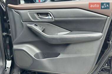 Внедорожник / Кроссовер Nissan Rogue 2021 в 