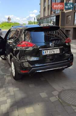 Внедорожник / Кроссовер Nissan Rogue 2018 в 