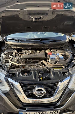Внедорожник / Кроссовер Nissan Rogue 2016 в 