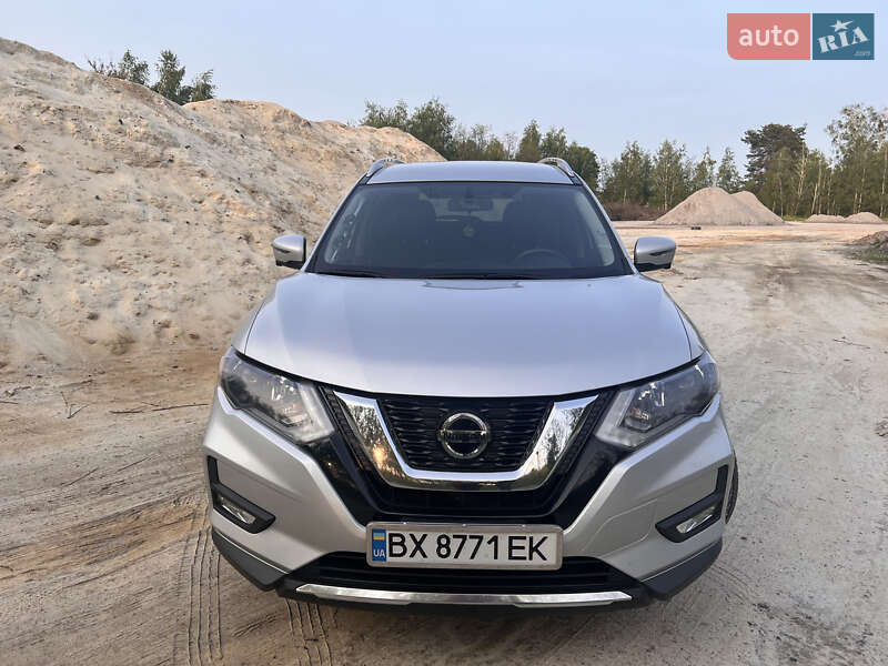 Позашляховик / Кросовер Nissan Rogue 2017 в Славуті