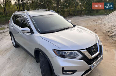Внедорожник / Кроссовер Nissan Rogue 2017 в 