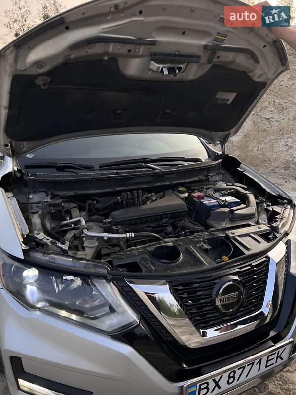 Позашляховик / Кросовер Nissan Rogue 2017 в Славуті