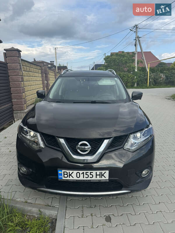 Позашляховик / Кросовер Nissan Rogue 2015 в Рівному