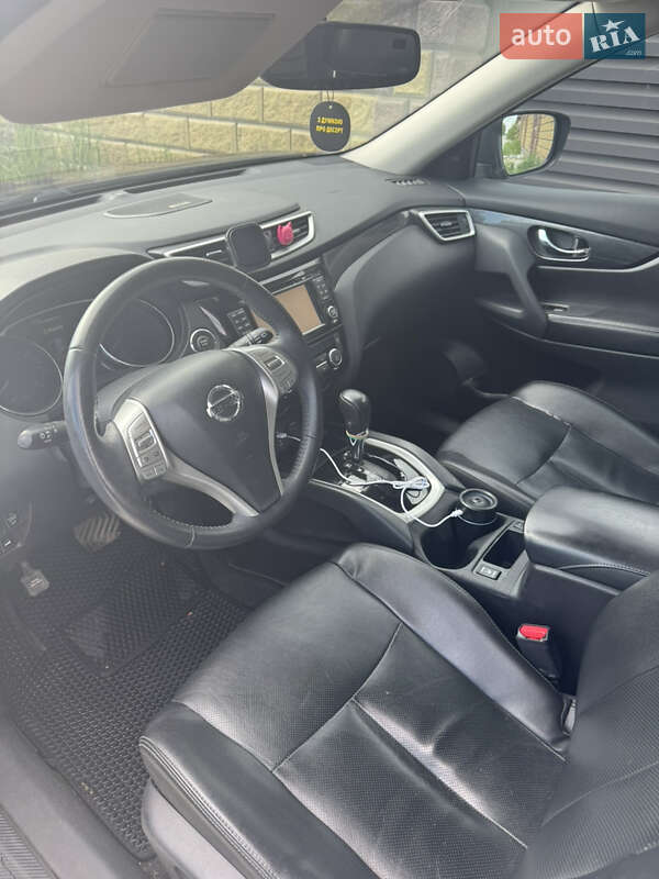 Позашляховик / Кросовер Nissan Rogue 2015 в Рівному