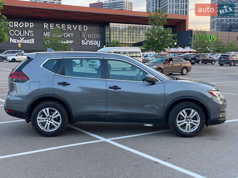 Внедорожник / Кроссовер Nissan Rogue 2018 в Киеве