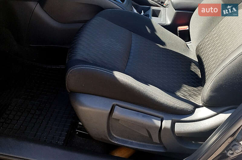 Позашляховик / Кросовер Nissan Rogue 2016 в Києві