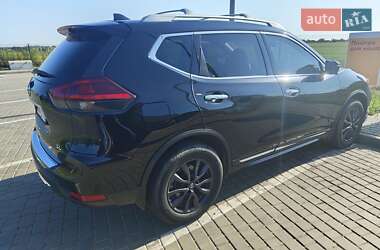 Внедорожник / Кроссовер Nissan Rogue 2018 в 