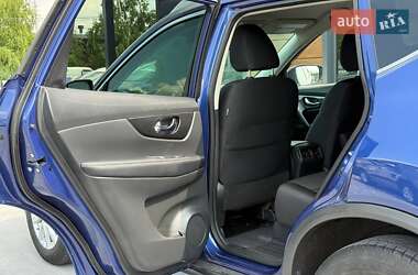 Внедорожник / Кроссовер Nissan Rogue 2017 в 