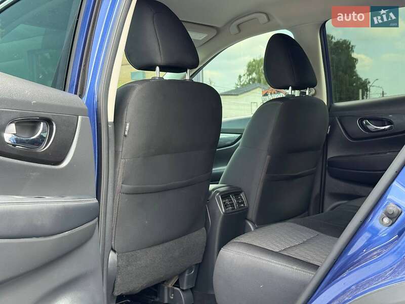 Позашляховик / Кросовер Nissan Rogue 2017 в Рівному