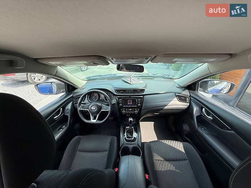 Позашляховик / Кросовер Nissan Rogue 2017 в Рівному