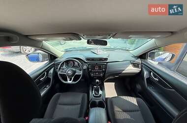 Внедорожник / Кроссовер Nissan Rogue 2017 в 