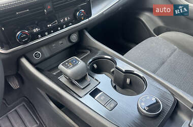 Внедорожник / Кроссовер Nissan Rogue 2021 в 