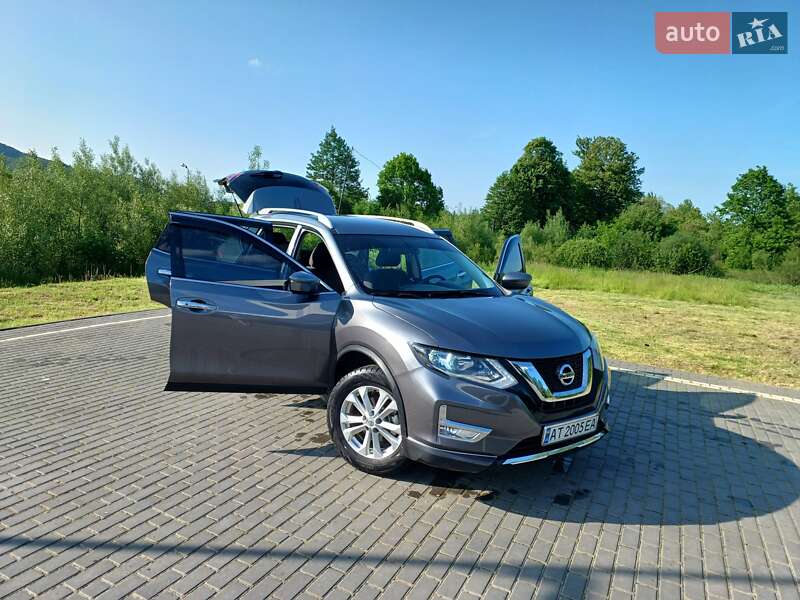 Позашляховик / Кросовер Nissan Rogue 2016 в Долині