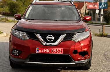 Позашляховик / Кросовер Nissan Rogue 2015 в 