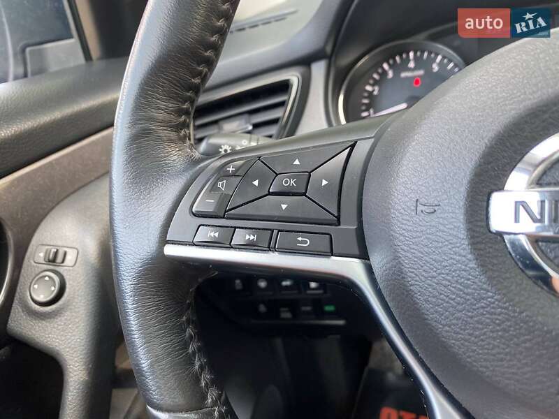 Внедорожник / Кроссовер Nissan Rogue 2018 в Хмельницком