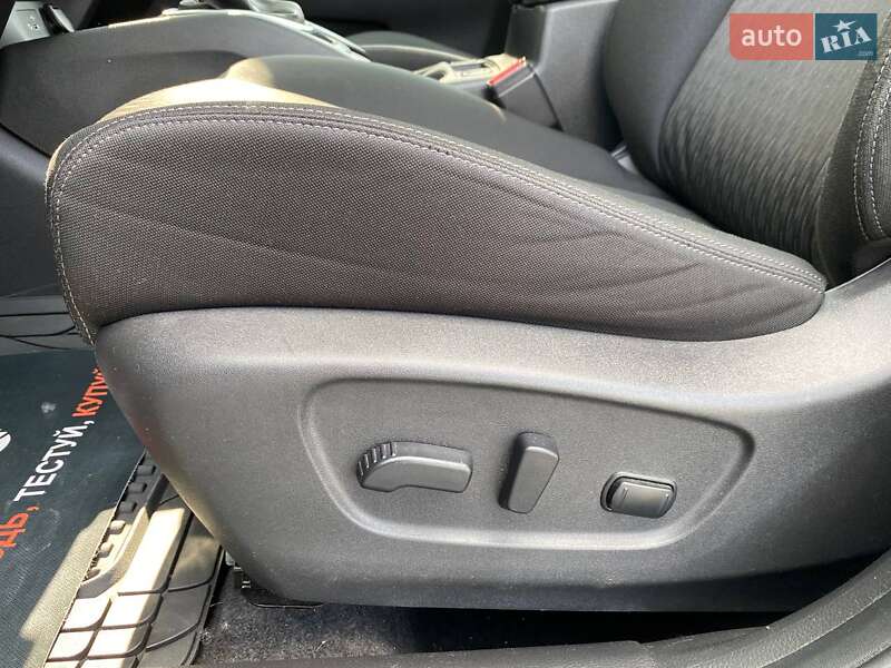 Внедорожник / Кроссовер Nissan Rogue 2018 в Хмельницком