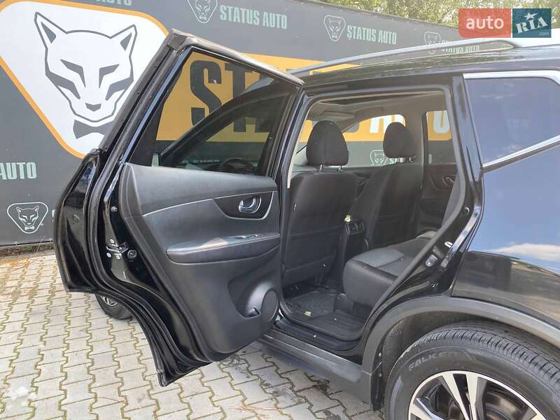 Внедорожник / Кроссовер Nissan Rogue 2018 в Хмельницком