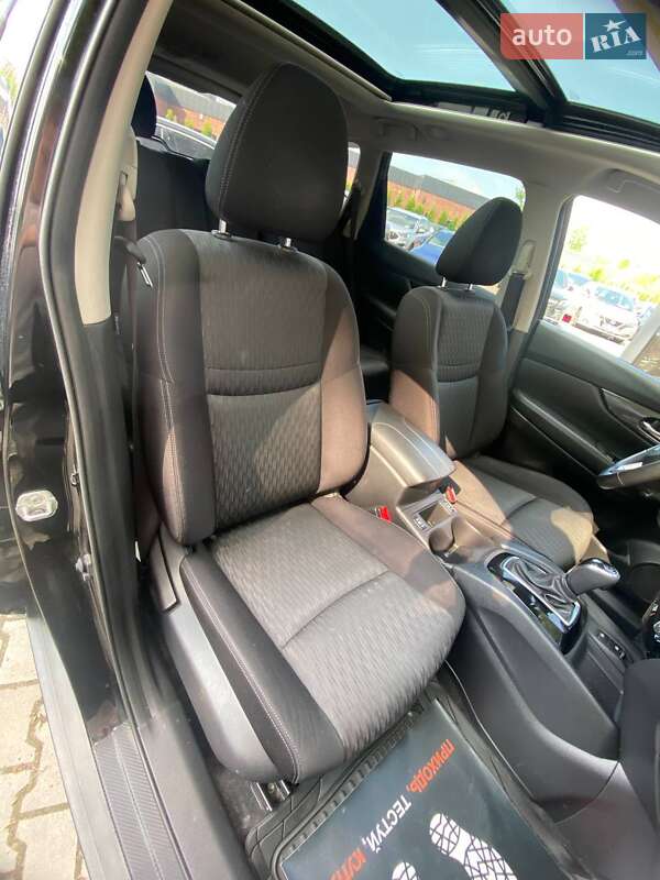 Внедорожник / Кроссовер Nissan Rogue 2018 в Хмельницком