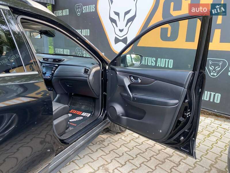 Внедорожник / Кроссовер Nissan Rogue 2018 в Хмельницком