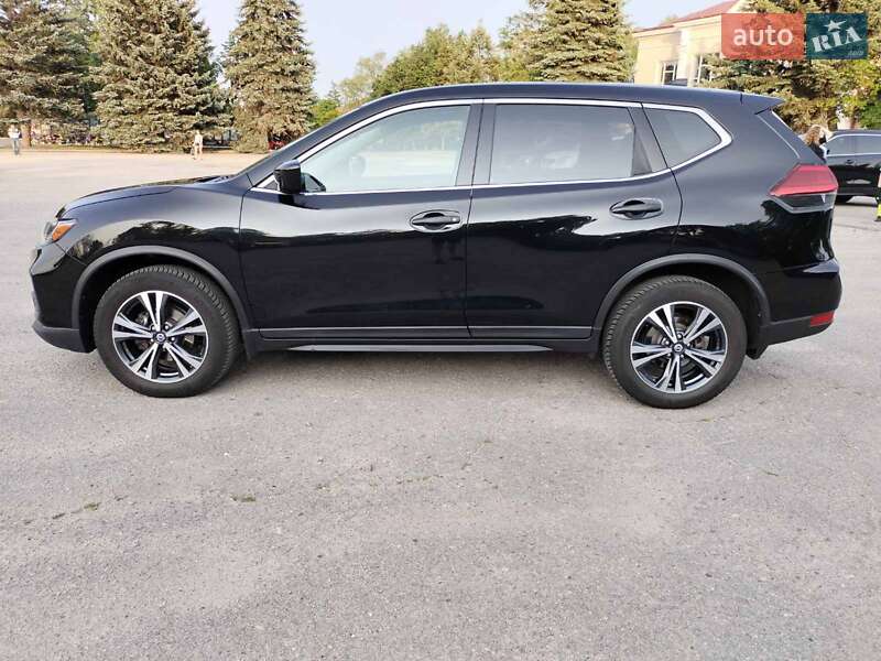 Позашляховик / Кросовер Nissan Rogue 2017 в Харкові