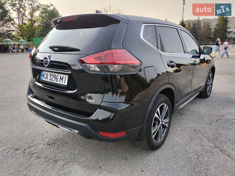 Позашляховик / Кросовер Nissan Rogue 2017 в Харкові