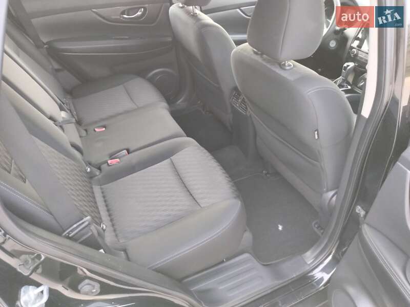 Позашляховик / Кросовер Nissan Rogue 2017 в Харкові