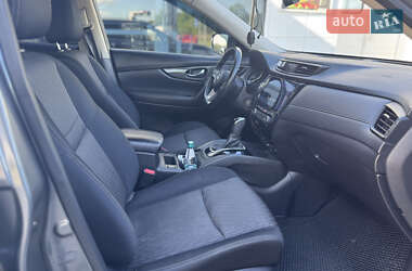 Внедорожник / Кроссовер Nissan Rogue 2017 в 