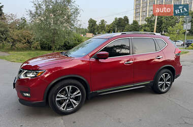 Позашляховик / Кросовер Nissan Rogue 2017 в Києві