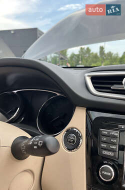 Позашляховик / Кросовер Nissan Rogue 2014 в 