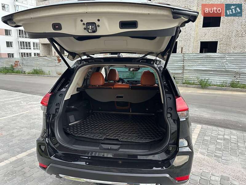 Позашляховик / Кросовер Nissan Rogue 2017 в Вінниці