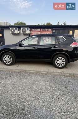 Позашляховик / Кросовер Nissan Rogue 2015 в 