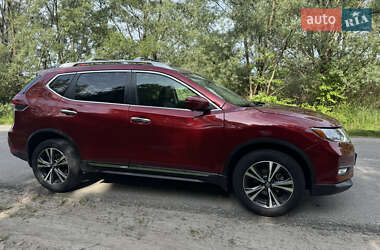 Внедорожник / Кроссовер Nissan Rogue 2017 в Львове