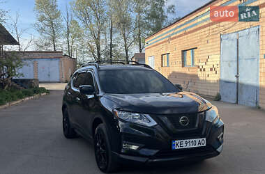 Внедорожник / Кроссовер Nissan Rogue 2017 в Кривом Роге