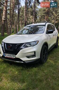 Внедорожник / Кроссовер Nissan Rogue 2017 в Львове