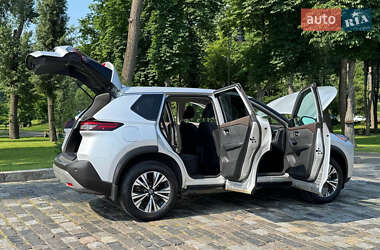 Внедорожник / Кроссовер Nissan Rogue 2021 в 