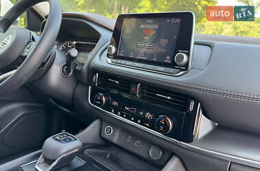 Внедорожник / Кроссовер Nissan Rogue 2021 в 