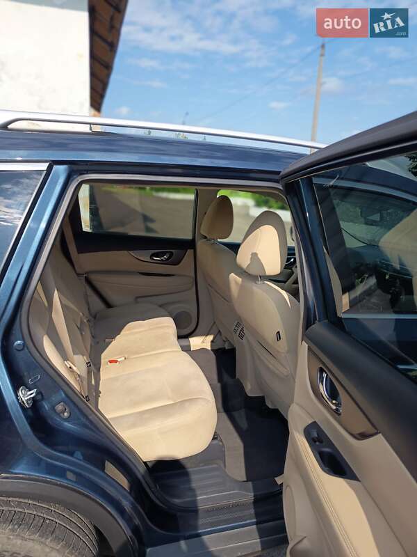 Позашляховик / Кросовер Nissan Rogue 2015 в Рівному