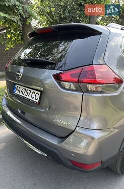 Внедорожник / Кроссовер Nissan Rogue 2018 в 