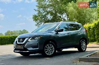Внедорожник / Кроссовер Nissan Rogue 2019 в 