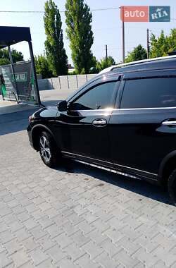 Внедорожник / Кроссовер Nissan Rogue 2018 в 