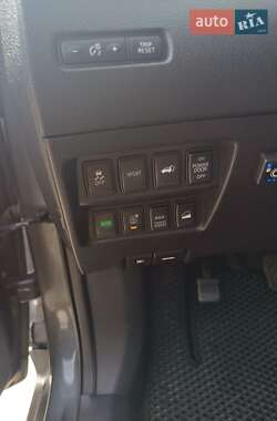 Внедорожник / Кроссовер Nissan Rogue 2014 в 