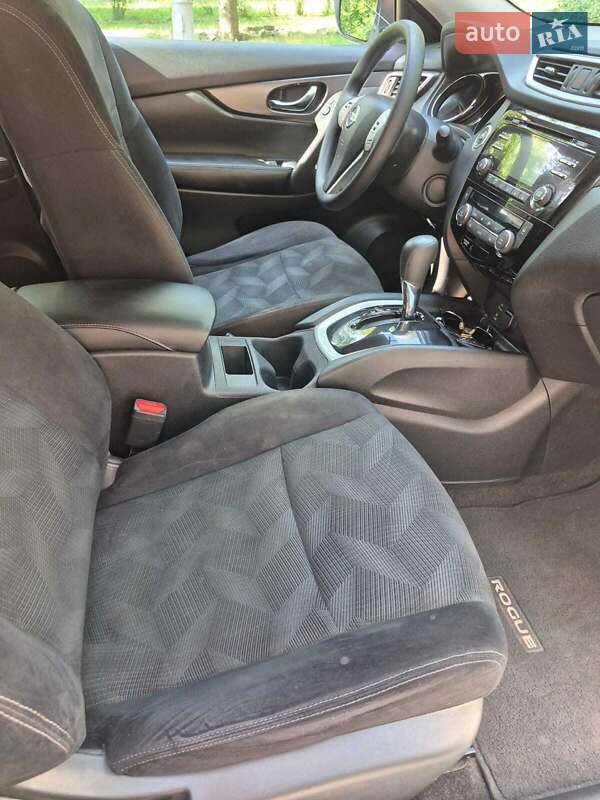 Позашляховик / Кросовер Nissan Rogue 2016 в Запоріжжі фото 6 Позашляховик / Кросовер Nissan Rogue 2016 в Запоріжжі