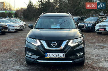 Внедорожник / Кроссовер Nissan Rogue 2017 в 