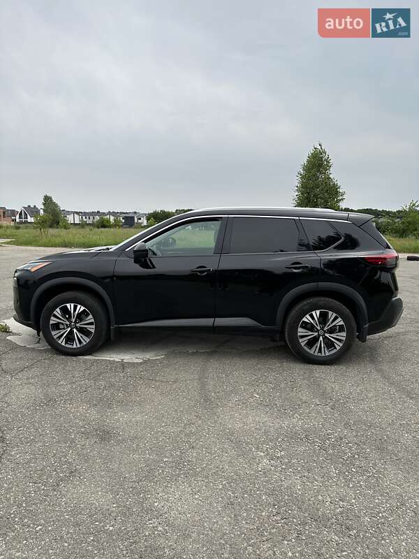 Позашляховик / Кросовер Nissan Rogue 2021 в Білогородці