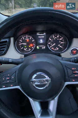 Внедорожник / Кроссовер Nissan Rogue 2017 в 