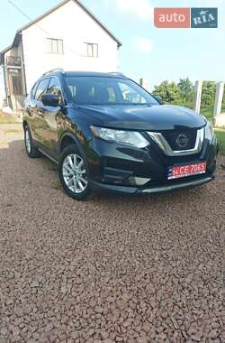 Позашляховик / Кросовер Nissan Rogue 2017 в Новому Яричеві