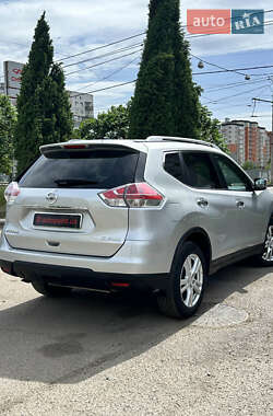 Внедорожник / Кроссовер Nissan Rogue 2015 в 