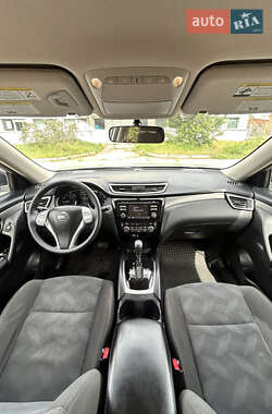 Внедорожник / Кроссовер Nissan Rogue 2015 в 