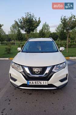 Позашляховик / Кросовер Nissan Rogue 2017 в Ірпені
